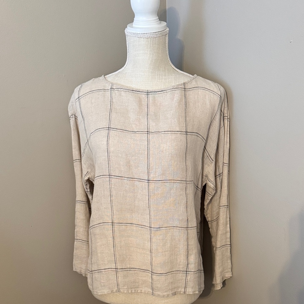 Eileen Fisher 100% linen top